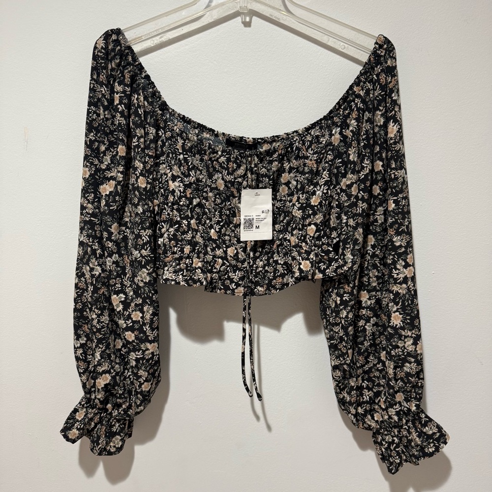 🆕 Forever 21 Smocked Black Floral Long Sleeve Peasant Crop Top - Picture 11 of 12